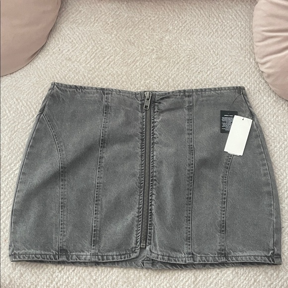 AFRM Charcoal Pencil Skirt - Picture 1 of 7